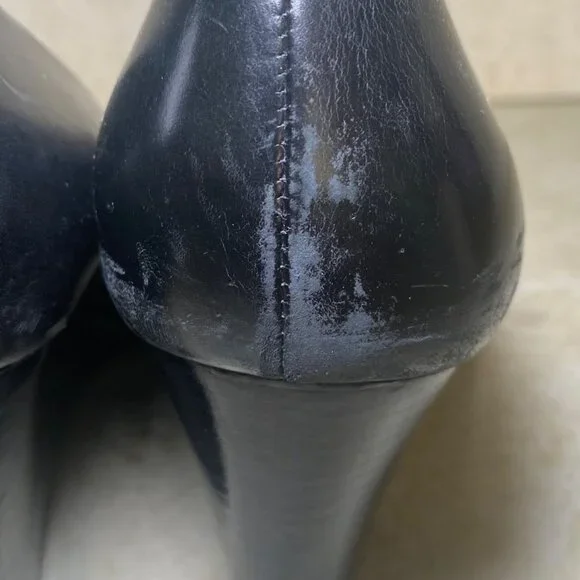 Tory Burch Black Leather Wedge Pumps Gold Logo Accent Elegant Comfortable - Picture 4 of 9